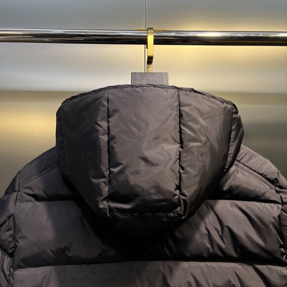 Moncler Black Down Jacket – Authentic, Great Condition - Picture 6 of 16